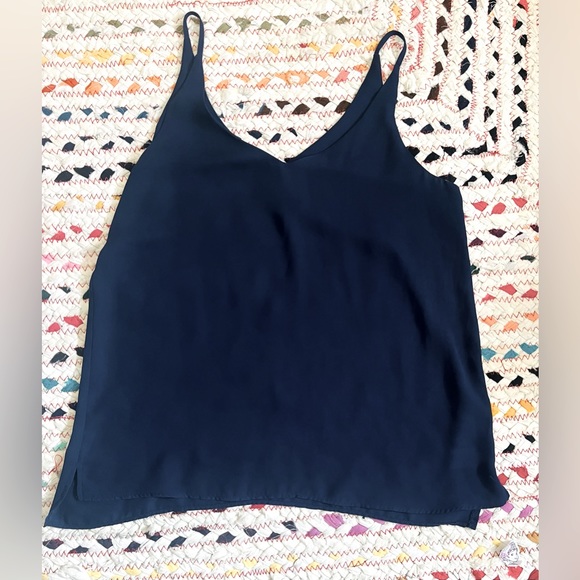 Bundle of 3 tank tops size M, navy blue, white, red white & blue striped. - Picture 4 of 6